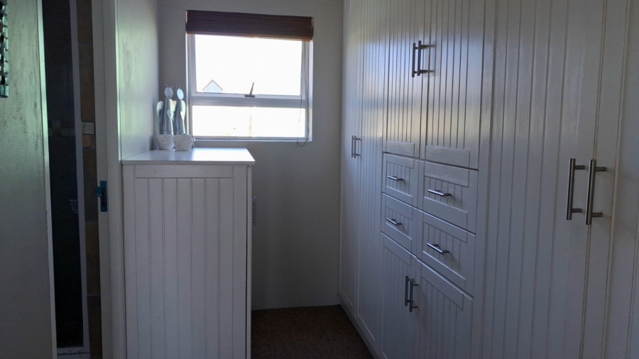 6 Bedroom Property for Sale in Stilbaai Wes Western Cape